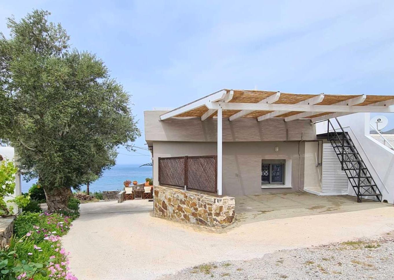 Colimbos Accommodation, 2 Min From The Beach Sfinarion Exterior photo